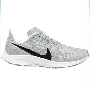 NIKE. Men’s. Zoom Pegasus. White and Grey. Size 8.5.